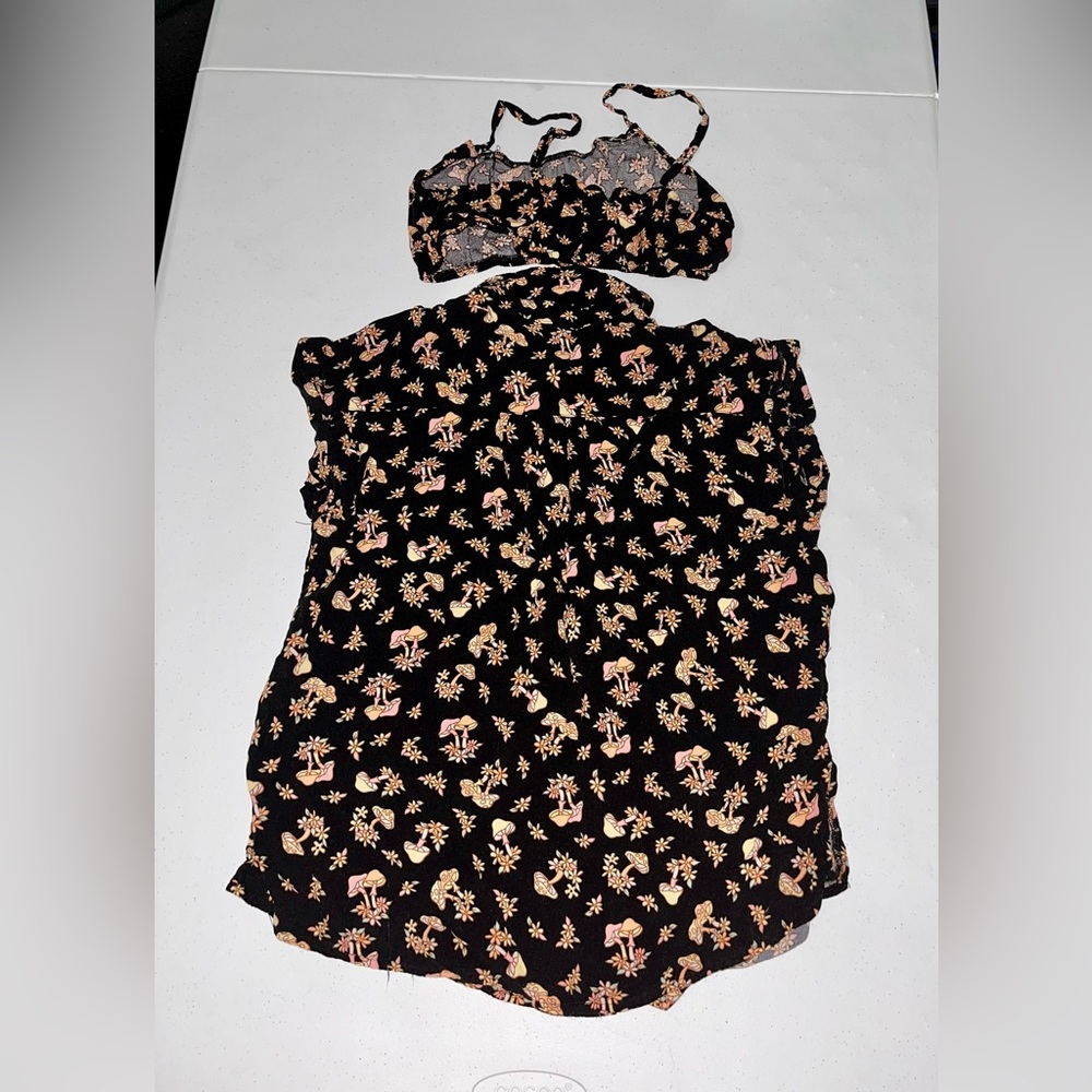 💙 Matching 2 pc Mushroom Hippie Bralette & Button Down Blouse